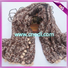 polyester scarf with pompoms